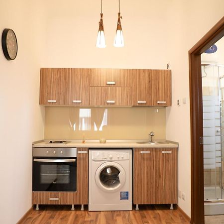Ultracentral Apartament With Balcony - Old Town Bucharest Exterior photo