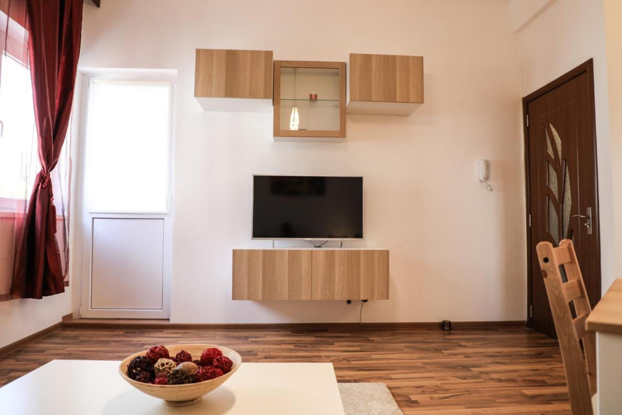 Ultracentral Apartament With Balcony - Old Town Bucharest Exterior photo