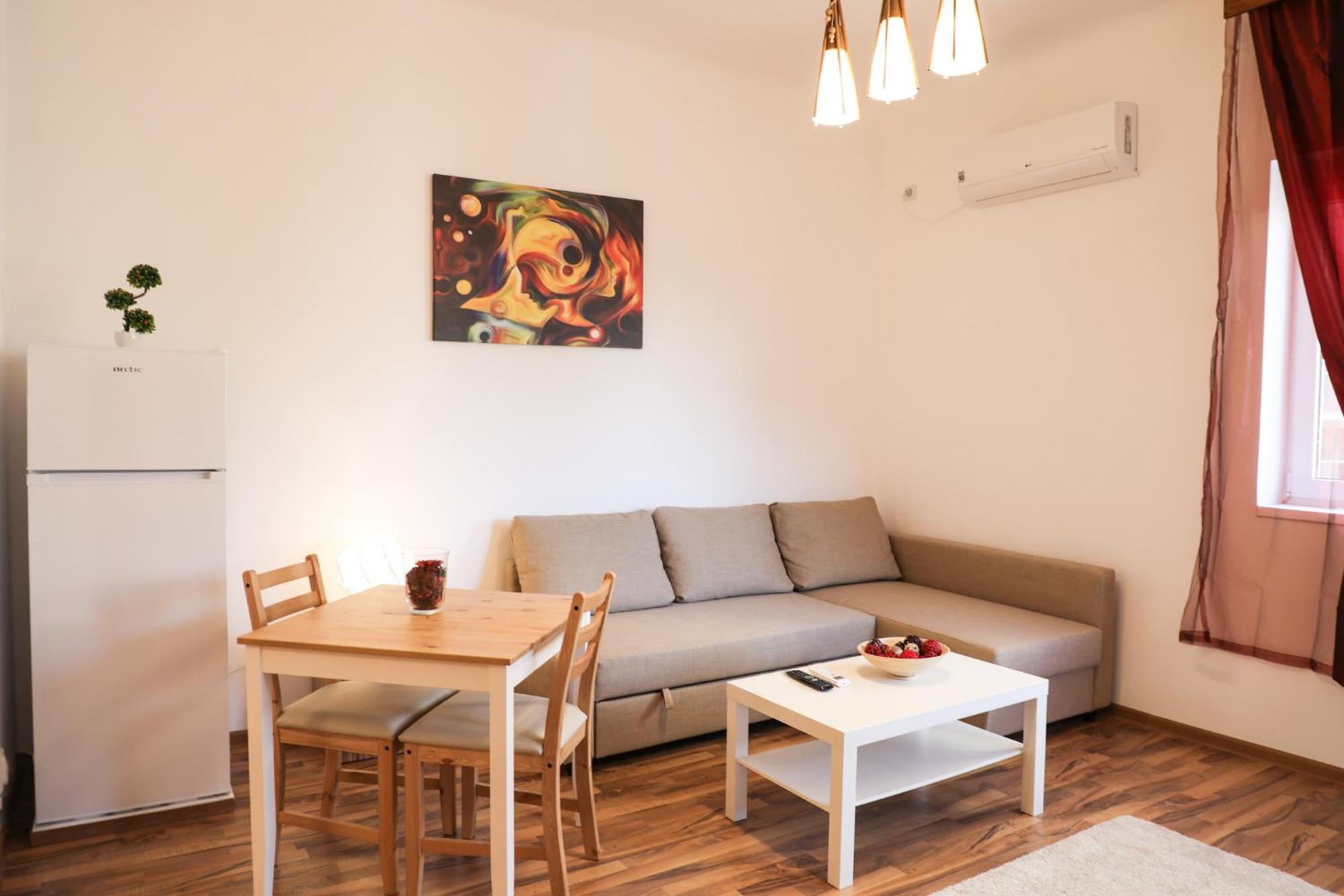 Ultracentral Apartament With Balcony - Old Town Bucharest Exterior photo